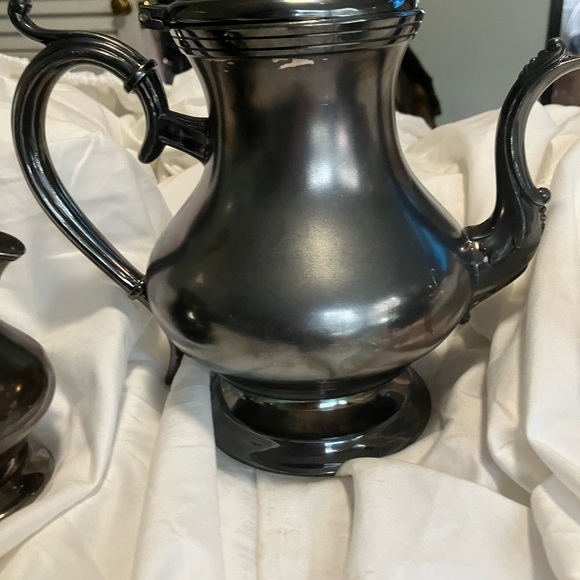 Vintage Benedict Quadruple Silver Plated Teapot, Creamer, and Sugar Bowl - Picture 5 of 12